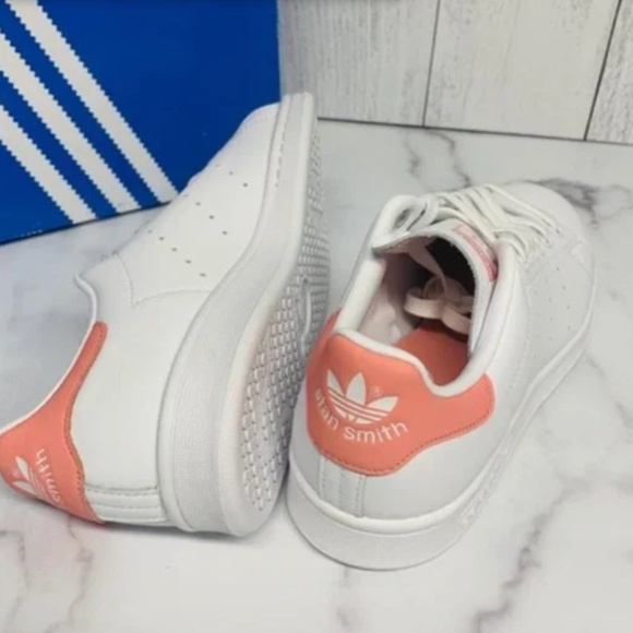 adidas Shoes - adidas white stan smith 🌼